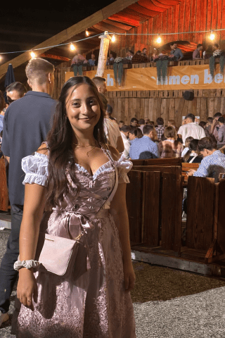 aline https://clubneuland.cl/wp-content/uploads/2026/02/aline-320x480.png